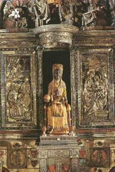 Statua della Madonna di Montserrat in Spagna